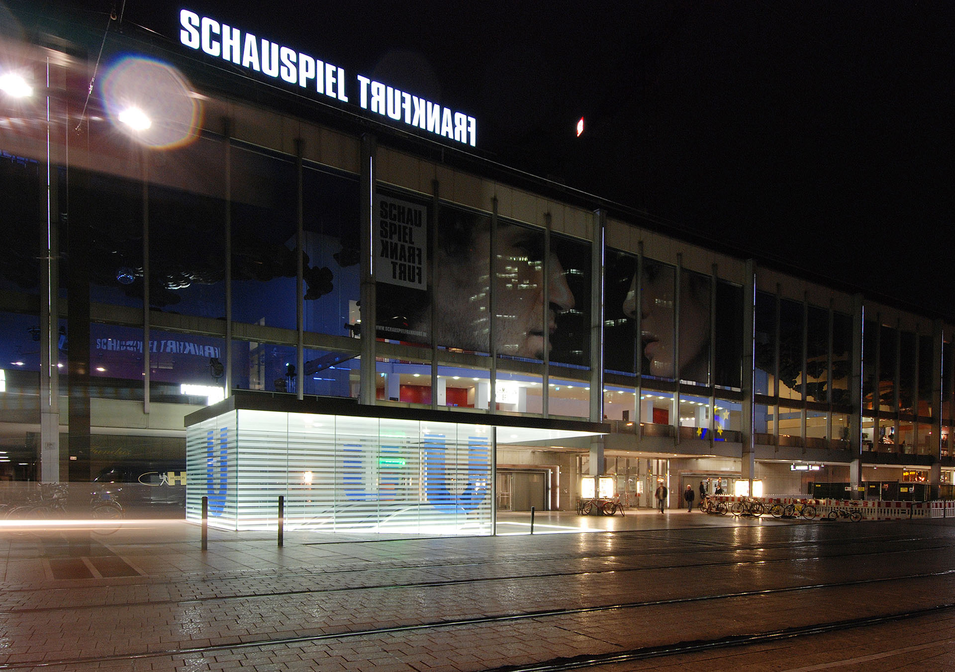 P2004_Willy-Brandt-Platz01